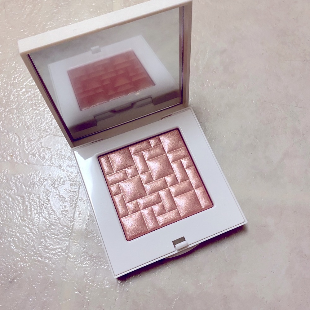 Bobbi Brown Highlighting Powder